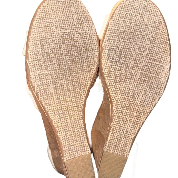 NEW TOMS Sierra Sandals Beige Canvas Cork Wedge Heel Criss Cross Women’s Size 8 - Picture 3 of 3